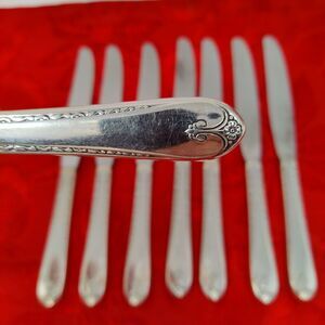 8 BK 1940'S Wm ROGERS "EXQUISITE" Butter Knives Silver Plated Beautiful